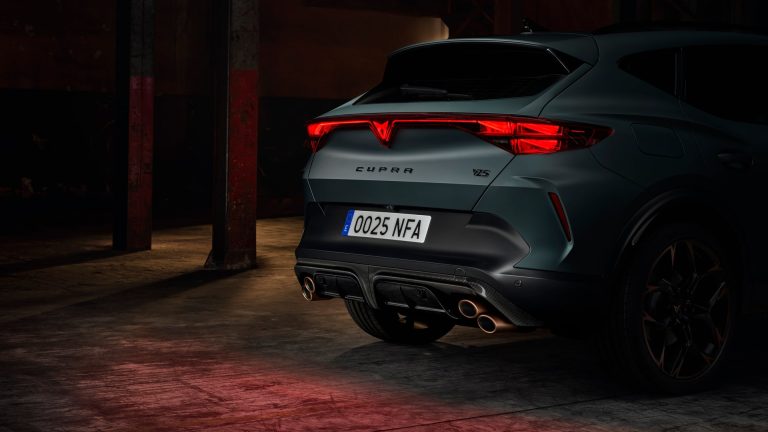 Cupra Formentor PHEV vs Volkswagen Tiguan enchufable: primos del grupo VW cara a cara