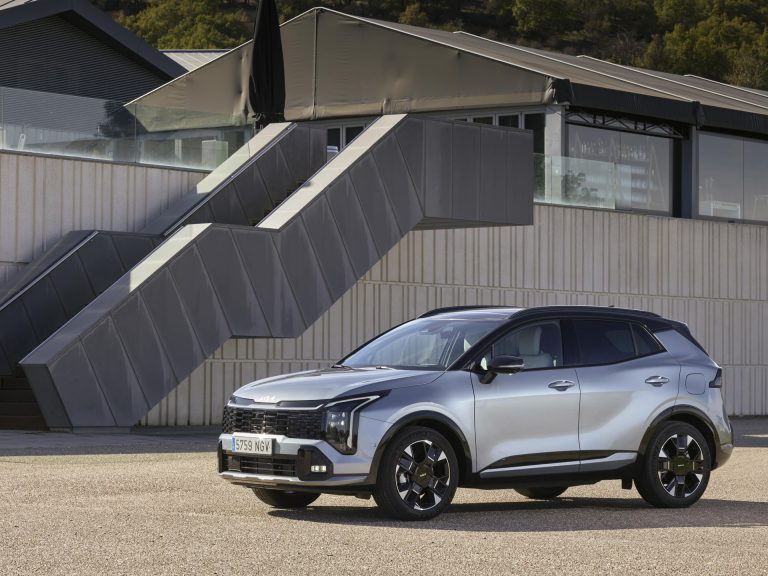 Qué autonomía eléctrica real tiene un SUV PHEV en 2026 y por qué casi nunca coincide con el folleto