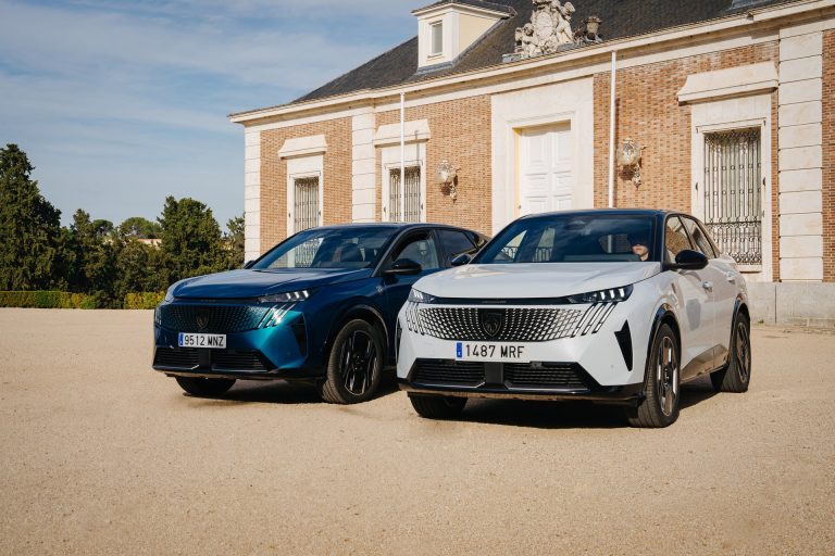 Peugeot 3008 Hybrid vs Opel Grandland enchufable: primos del grupo Stellantis frente a frente Peugeot 3008 Hybrid vs Opel Grandland enchufable: primos del grupo Stellantis frente a frente
