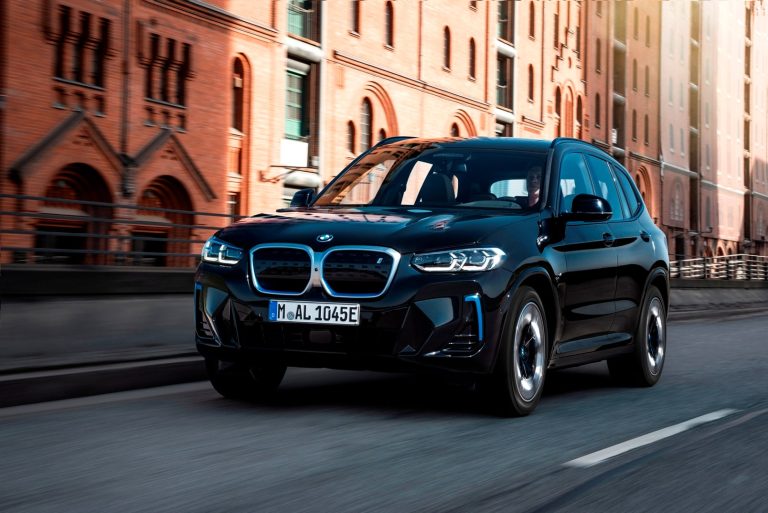 BMW X3 vs Volvo XC60: dos SUV premium híbridos enchufables con tecnología moderna para familia BMW X3 vs Volvo XC60: dos SUV premium híbridos enchufables con tecnología moderna para familia