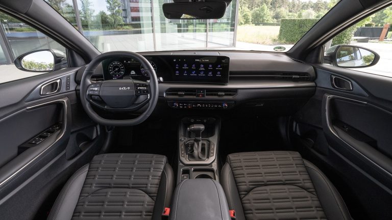 Kia Ceed PHEV review 2026: consumo real, garantía de 7 años y qué tal envejece en uso familiar
