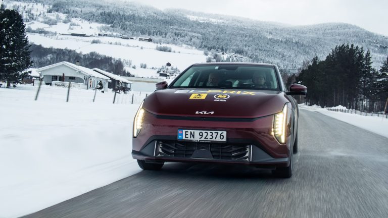 KIA EV4 review 2026: autonomía real, maletero y qué tal está la red de talleres en España KIA EV4 review 2026: autonomía real, maletero y qué tal está la red de talleres en España