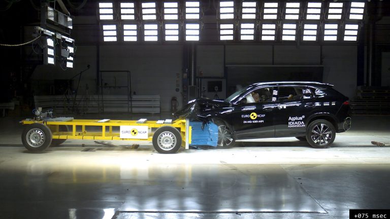 MG HS PHEV vs Jaecoo 7 PHEV vs Omoda 7 PHEV: tres compactos enchufables chinos cara a cara