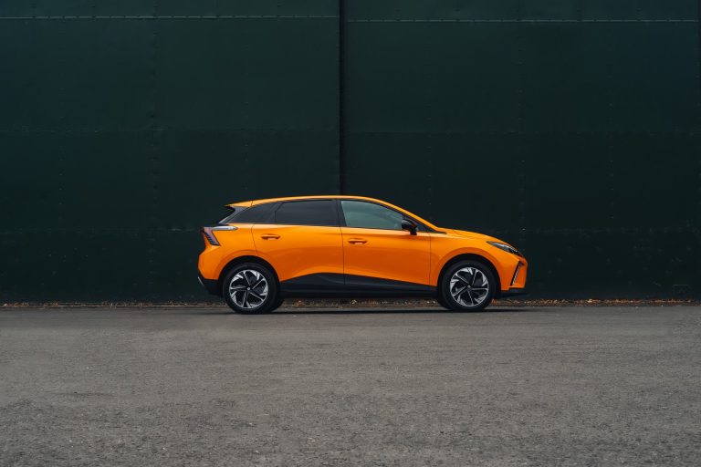 Compacto eléctrico vs gasolina si haces menos de 12.000 km al año: ¿te sale a cuenta? Compacto eléctrico vs gasolina si haces menos de 12.000 km al año: ¿te sale a cuenta?