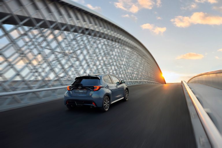 Toyota Yaris Cross vs Honda HR-V vs Hyundai Kona: tres híbridos urbanos por menos de 30.000 euros