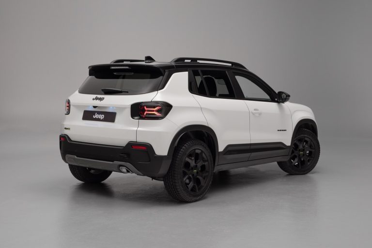 Jeep Avenger vs Opel Frontera vs Citroën C3 Aircross: tres SUV urbanos del grupo Stellantis por menos de 25.000 euros Jeep Avenger vs Opel Frontera vs Citroën C3 Aircross: tres SUV urbanos del grupo Stellantis por menos de 25.00
