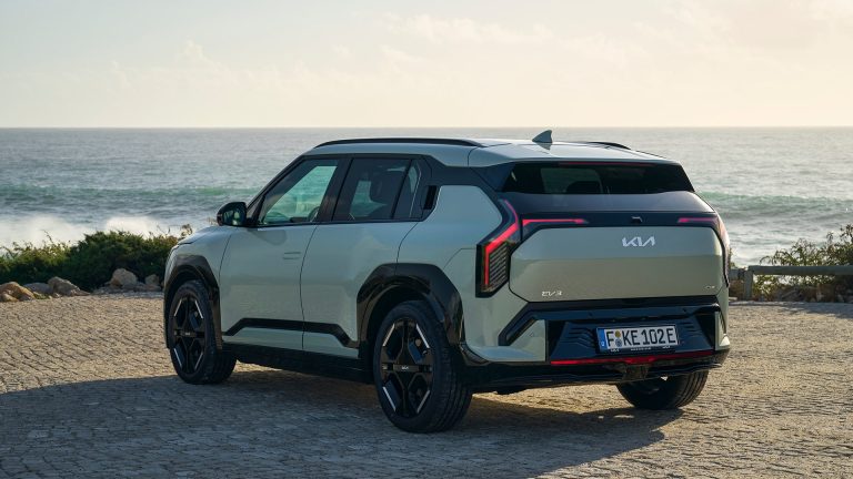 KIA EV3 review 2026: autonomía real, maletero y qué tal está la red de talleres en España KIA EV3 review 2026: autonomía real, maletero y qué tal está la red de talleres en España