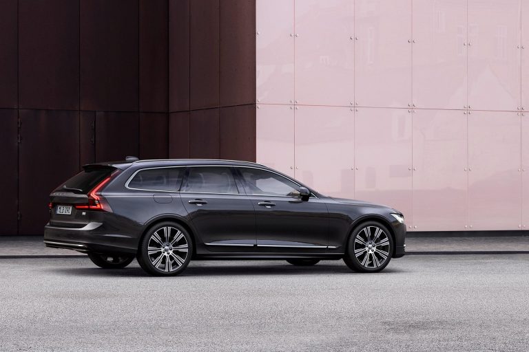 Volvo V90 Recharge review 2026: alternativa familiar al SUV con maletero enorme y consumo real en carretera